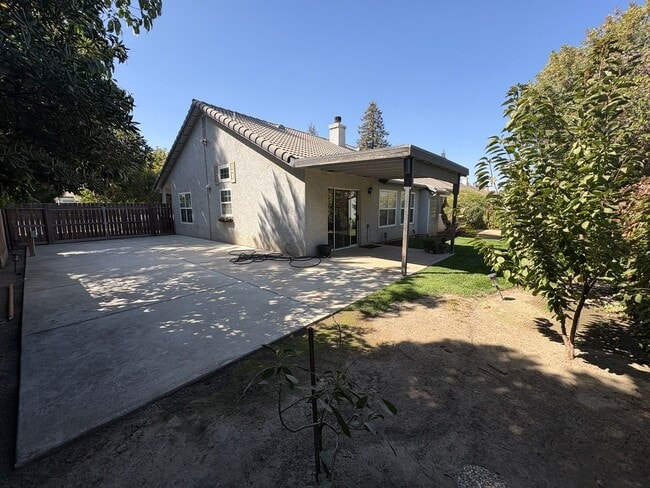 Building Photo - 3524 S Lincoln Ct