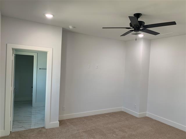 Building Photo - 208 E Park Dr