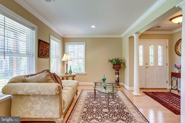 Building Photo - 47571 Royal Burnham Terrace