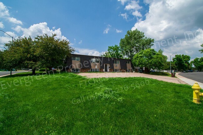 Building Photo - 1931 Ross Ct