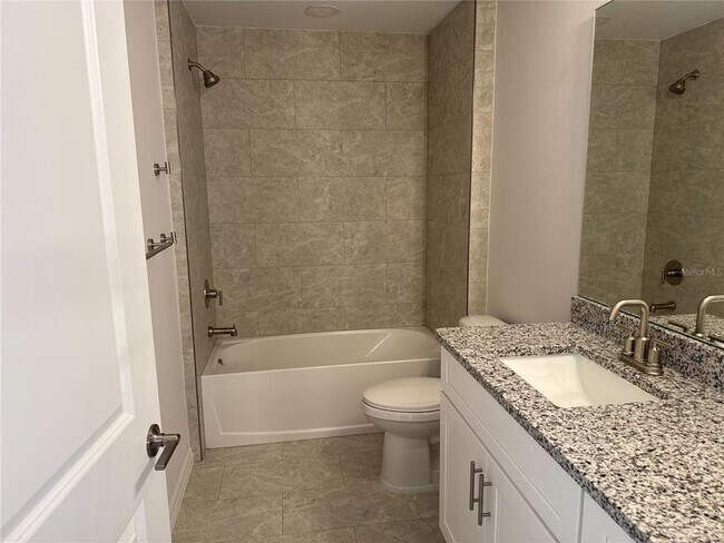 Building Photo - 28 Rainstone Ln