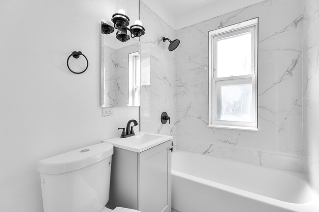 Building Photo - 1406 N Kildare Ave