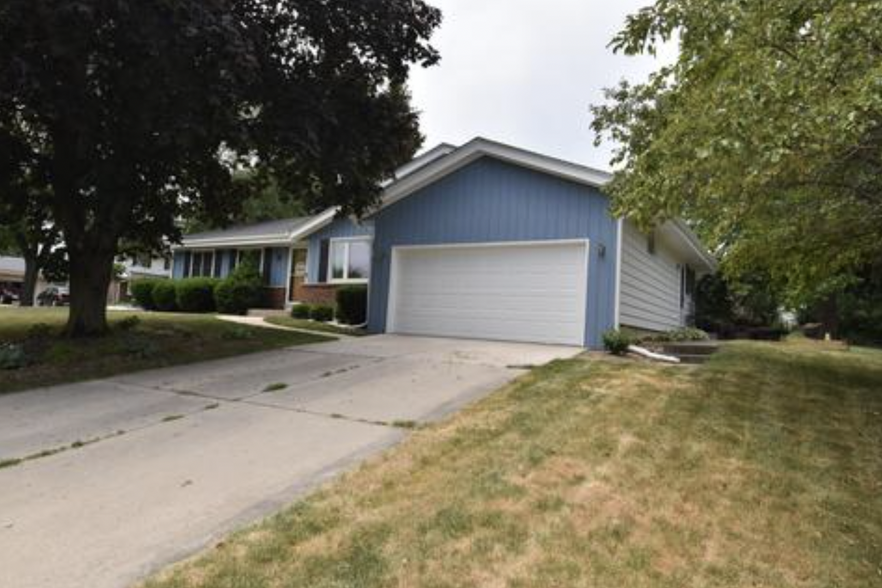 Building Photo - 6753 Hilldale Ct