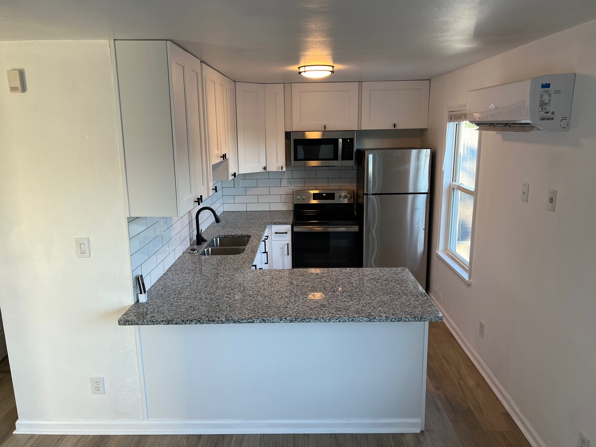 Building Photo - 9604 19th Bay St