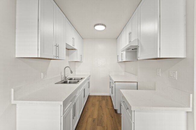 Building Photo - 3205 W 60th St