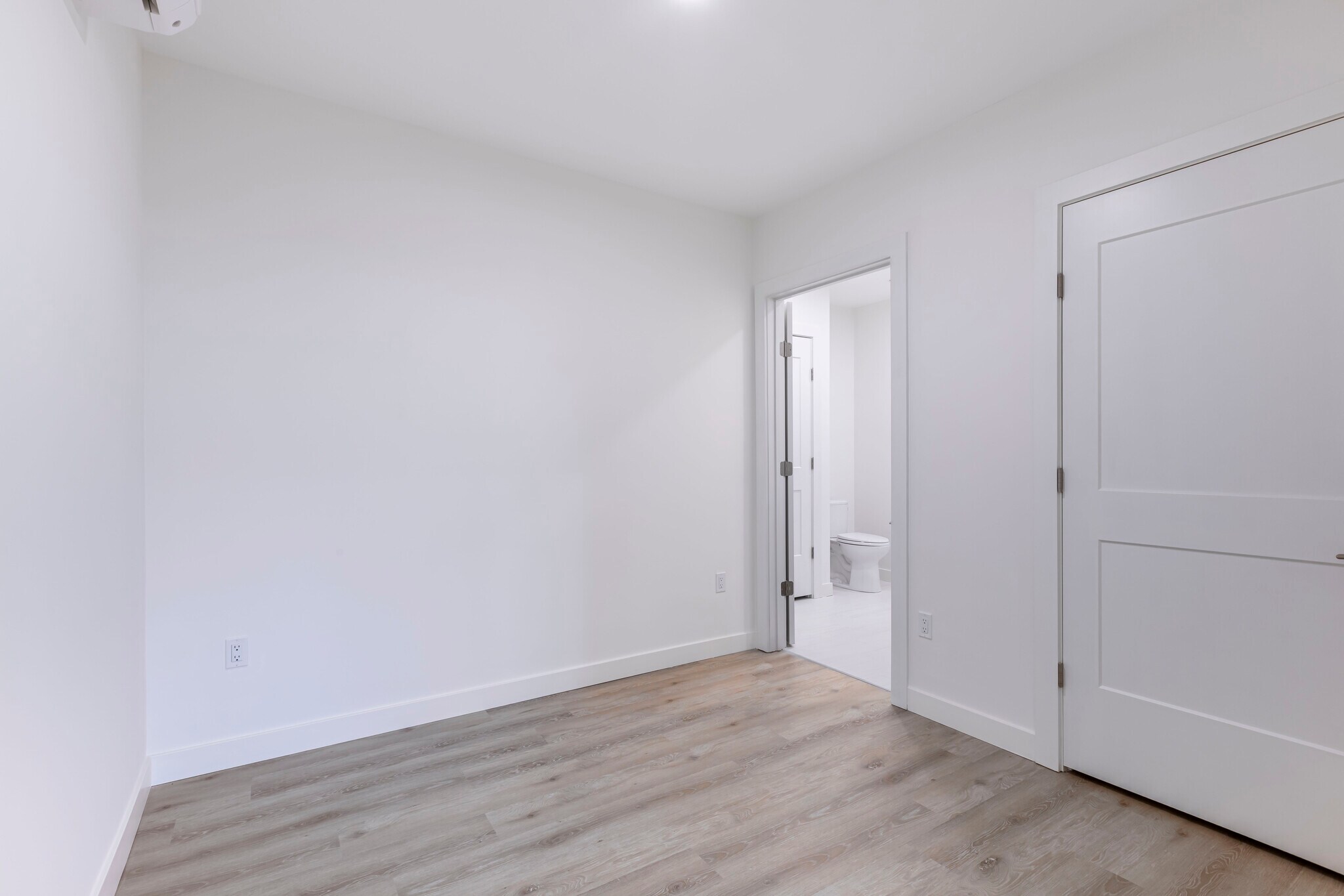 Building Photo - 319 Broadway