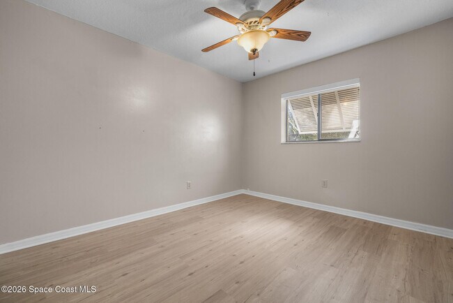 Building Photo - 405 Hawthorne Ct