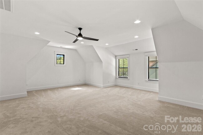 Building Photo - 269 Conroy Ave