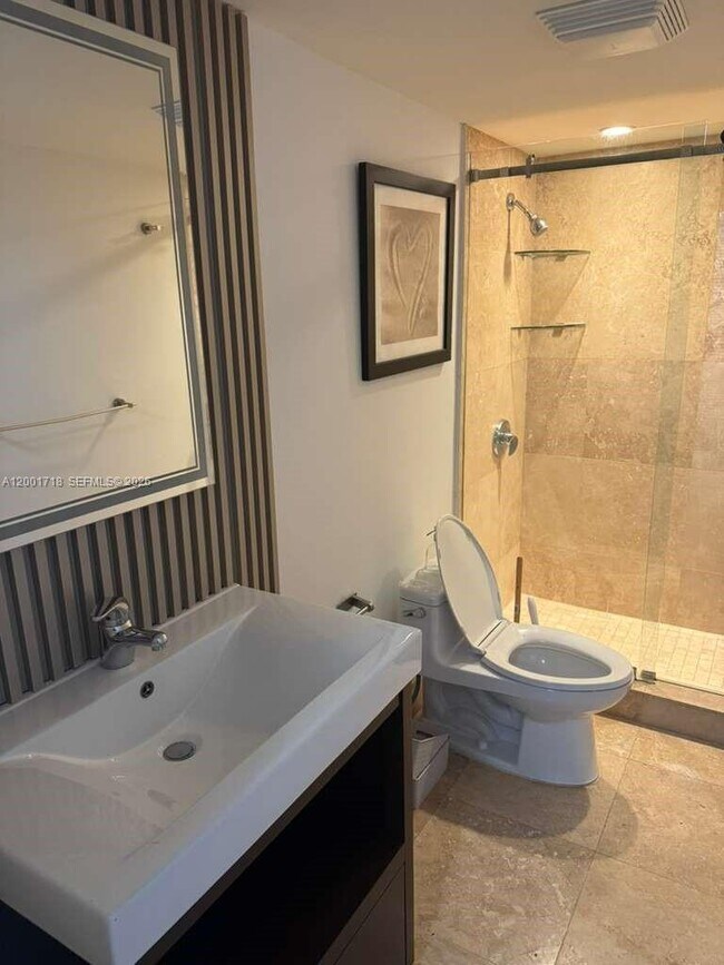 Building Photo - 121 Crandon Blvd