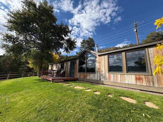 Building Photo - 641 Pinon Dr