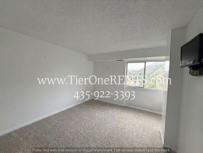 Building Photo - This property offers a NO DEPOSIT option available for qualified renters