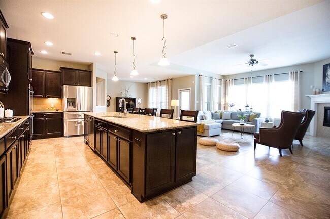 Building Photo - 25630 Foxrun Vista Dr