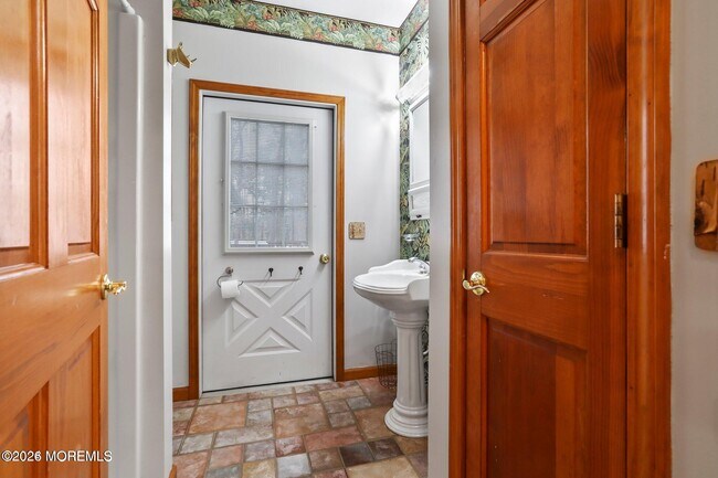 Building Photo - 1244 Whitesville Rd