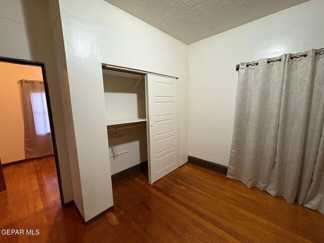 Building Photo - 3418 Pershing Dr