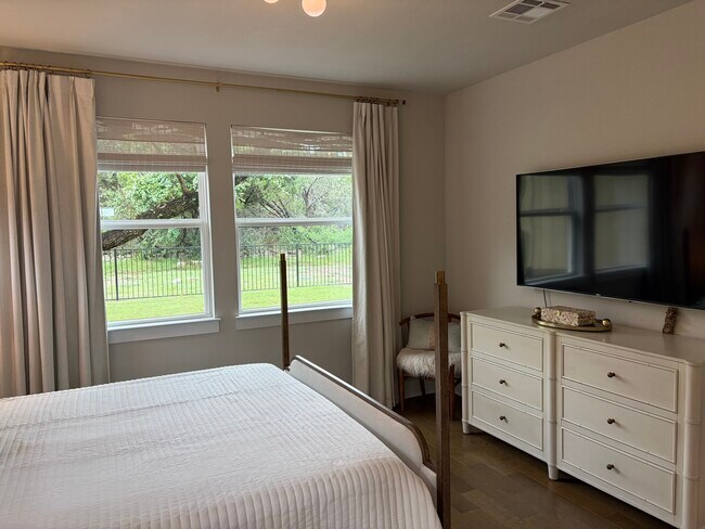 Building Photo - 142 Volterra Ln