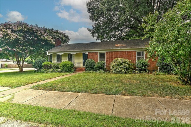 Building Photo - 420 Seneca Pl