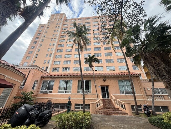 Primary Photo - 800 Washington Ave