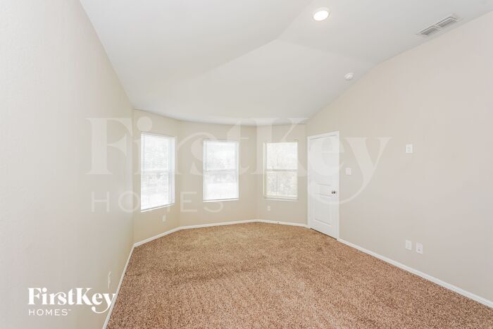 Building Photo - 400 Bronze Forest Dr