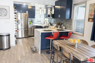 Building Photo - 348 1/2 Laveta Terrace