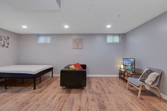 Building Photo - 9120 Banleigh Ln
