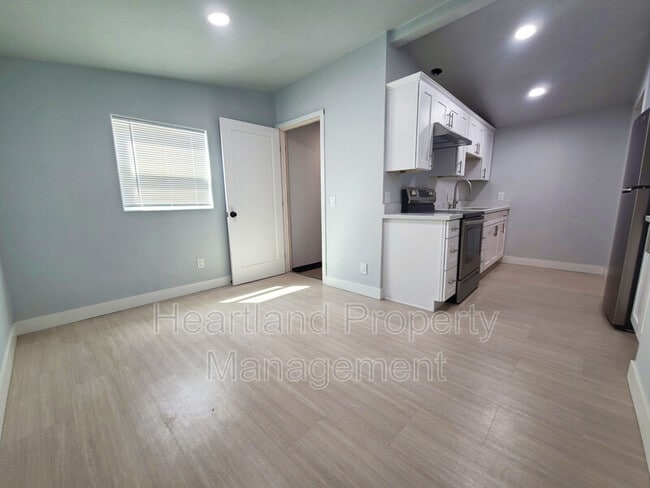 Building Photo - 572 El Cajon Blvd