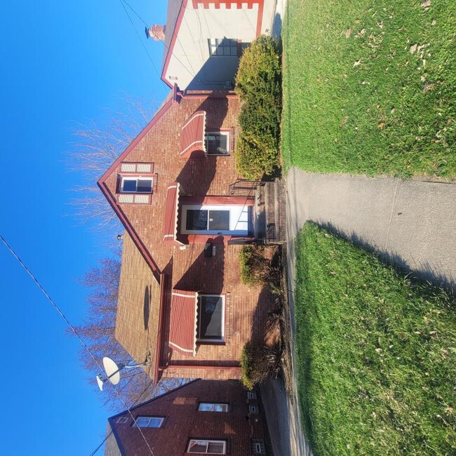 Building Photo - 13500 Crossburn Ave