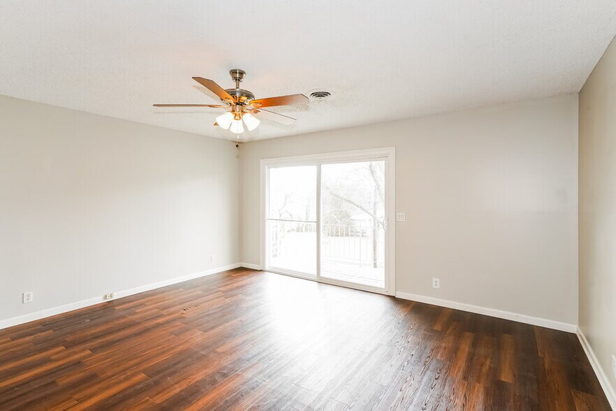 Building Photo - 204 Redondo Ct N