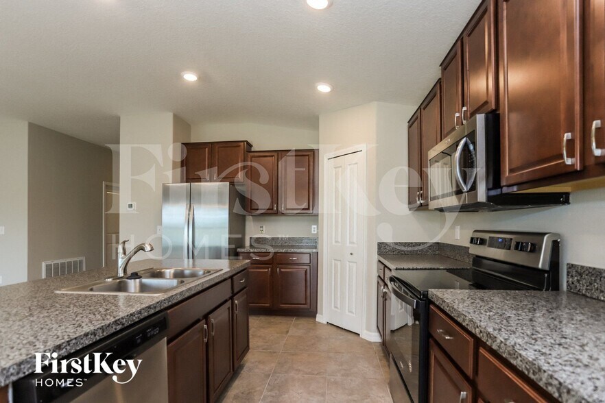 Building Photo - 7022 Ozello Trail Ave