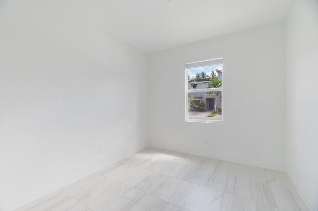 Building Photo - 8618 Via Mar Via