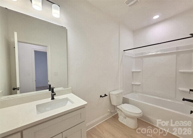 Building Photo - 420 S Shaver St