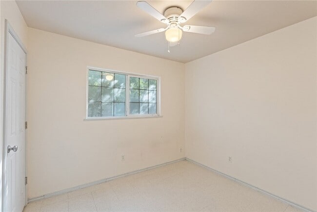 Building Photo - 3630 Stinson St