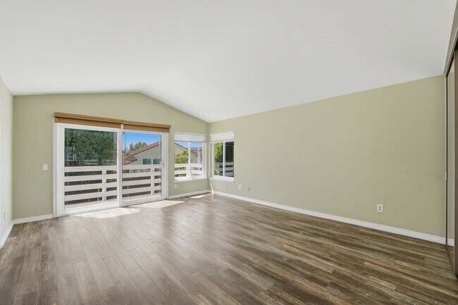Building Photo - 29142 Bobolink Dr