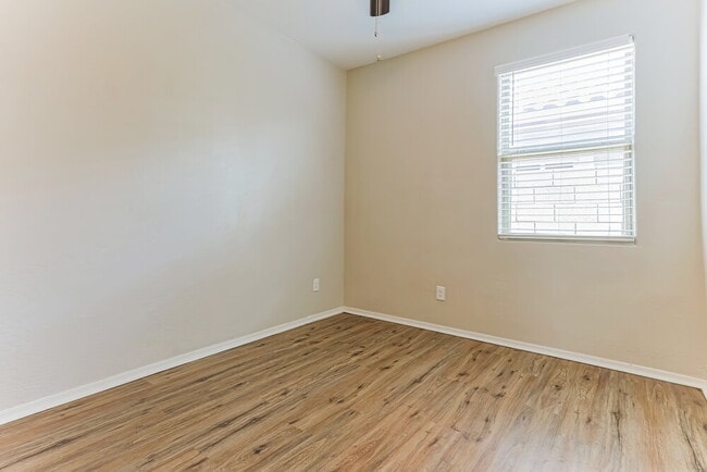 Building Photo - 42087 W Balsa Dr