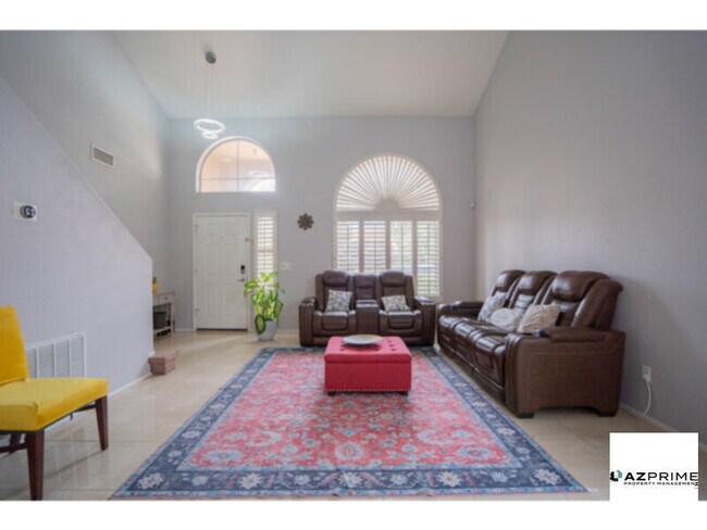 Building Photo - This charming and spacious 4/2.5 single family Phoenix house is perfect for comfortable living!