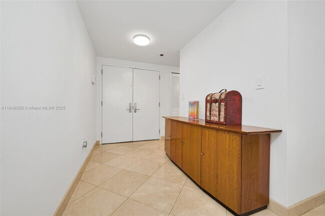 Building Photo - 10205 Collins Ave
