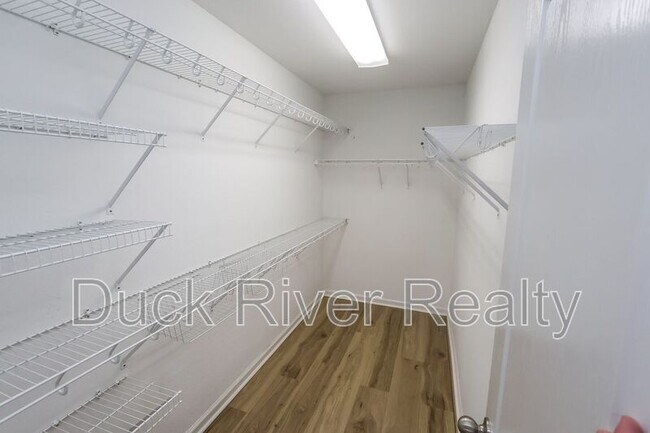 Building Photo - 2207 Carpenter Bee Dr