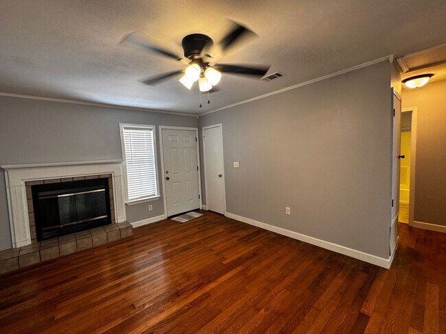 Building Photo - 358 John King Rd