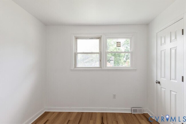 Building Photo - 1806 Sussex St