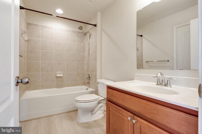 Building Photo - 1919 Beckman Ter