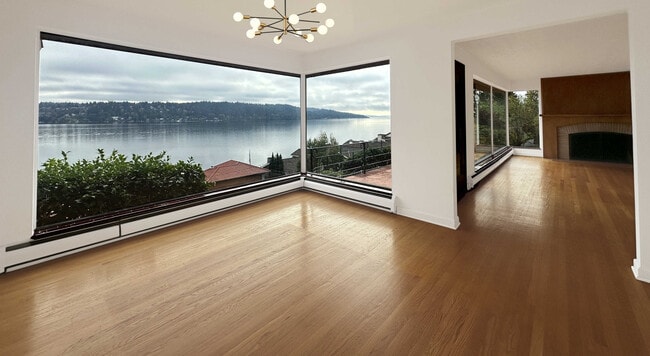 Building Photo - 3938 NE 157th Pl