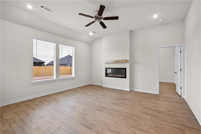 Building Photo - 391 W Branta St