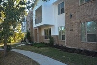 Building Photo - 1423 Lamb Dr