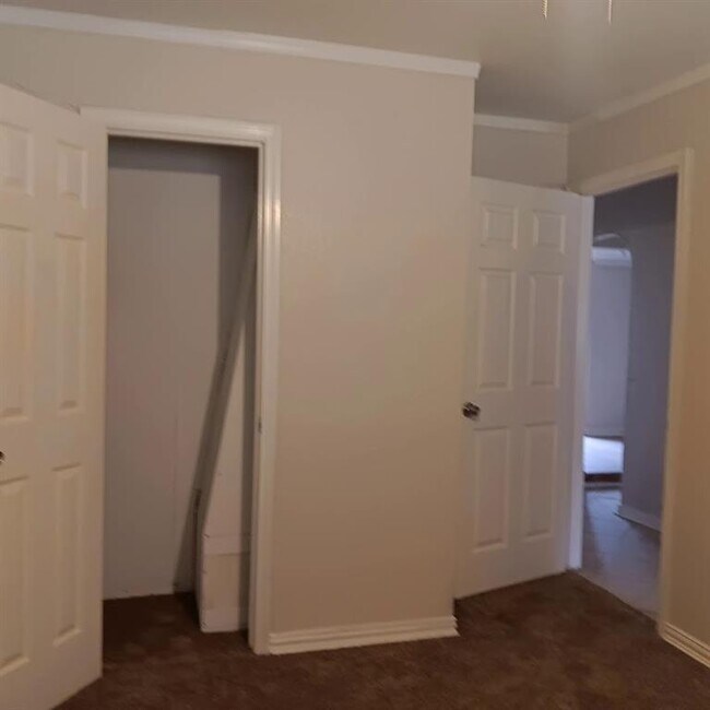 Building Photo - 23472 Pine Forest Dr