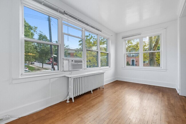 Building Photo - 6603-6603 Woodwell St