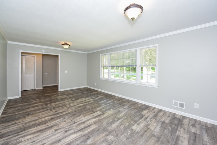 Building Photo - 455 Brookshire Dr