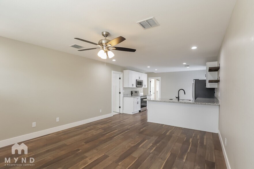 Building Photo - 4731 S 38th Ln