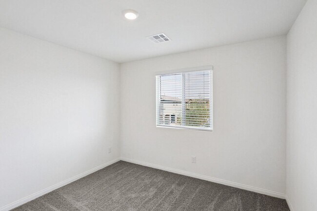 Building Photo - 4 Bed, 2.5 Bath Home In A Gated Community ...