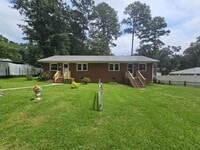 Building Photo - NEW LISTING!!!!!