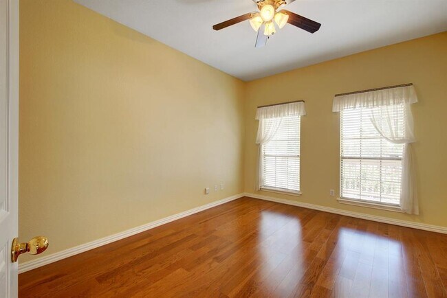 Building Photo - 904 Black Canyon St