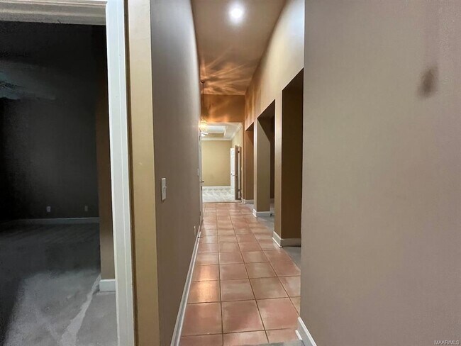 Building Photo - 8839 Sturbridge Dr